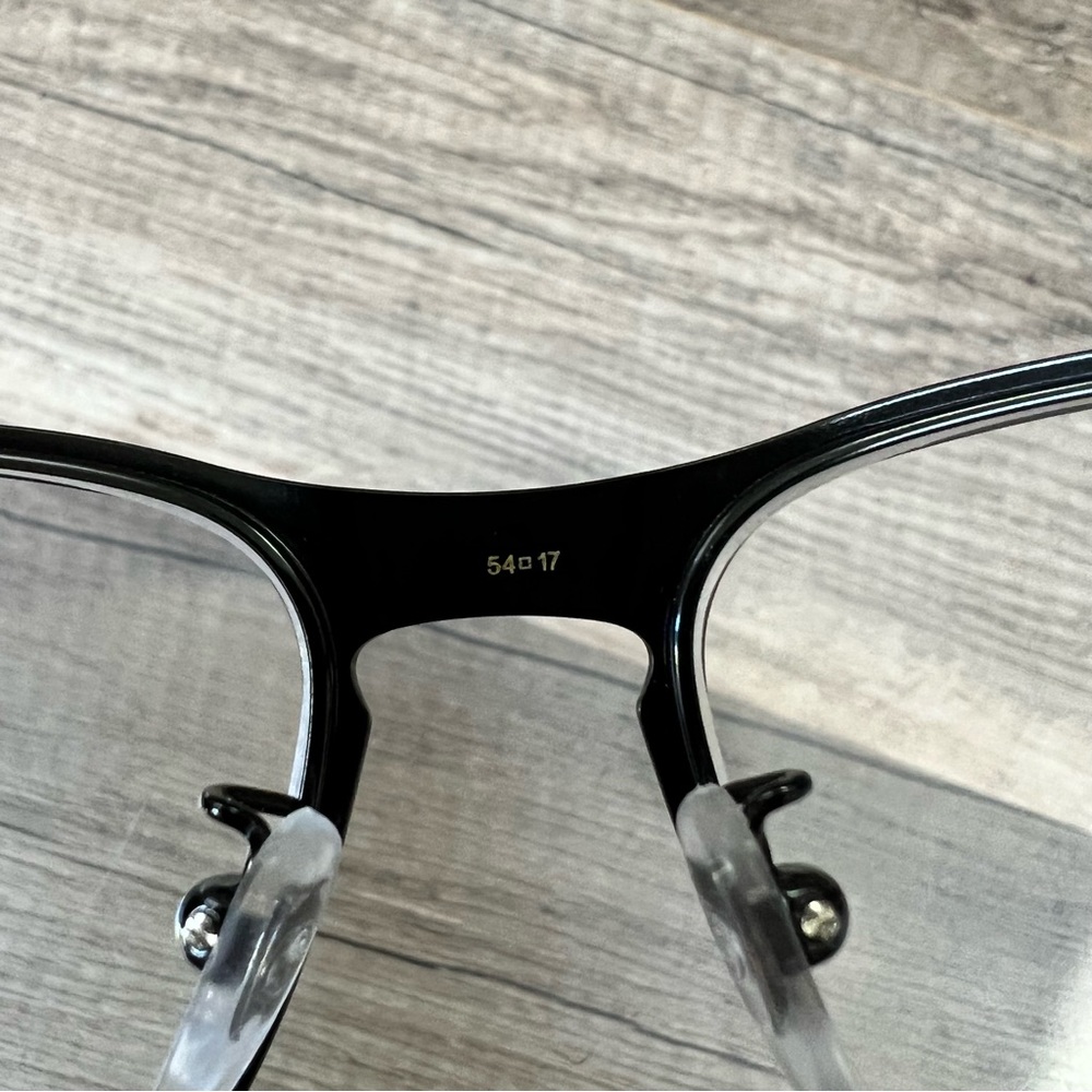 Gucci Metal Frame in Black - Picture 10 of 10